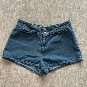 Guess vintage women’s M shorts